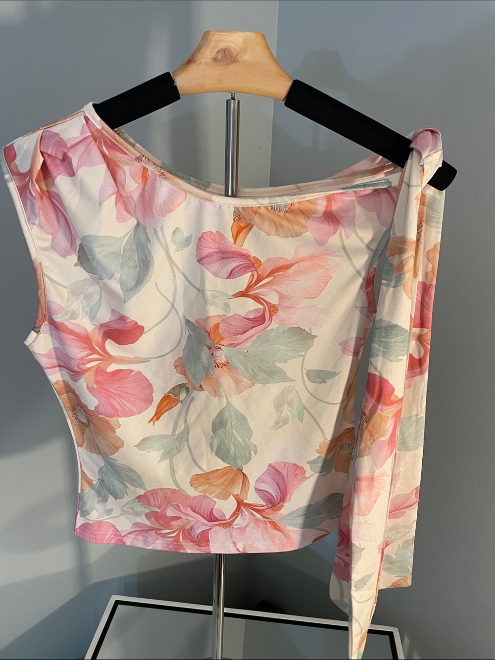 asymmetric tied one shoulder floral print blouse soft pink green NWOT medium